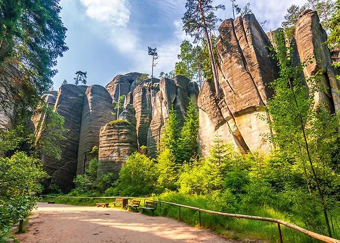Marina Arka Noego Krzeszow (Kamienna Gora)